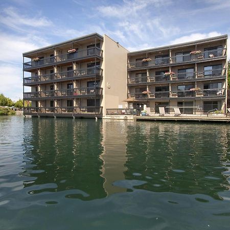 Lakeshore Inn レイク・オスウィーゴ エクステリア 写真
