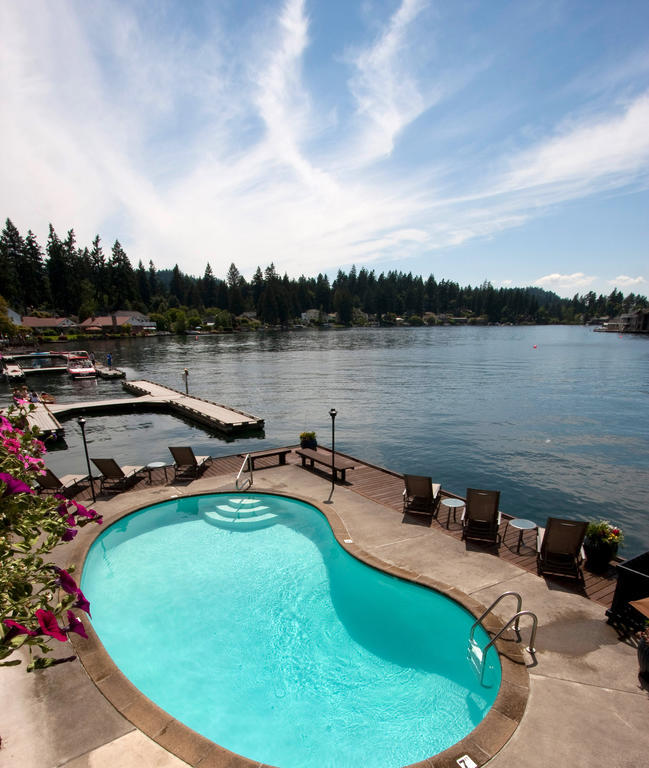 Lakeshore Inn レイク・オスウィーゴ エクステリア 写真