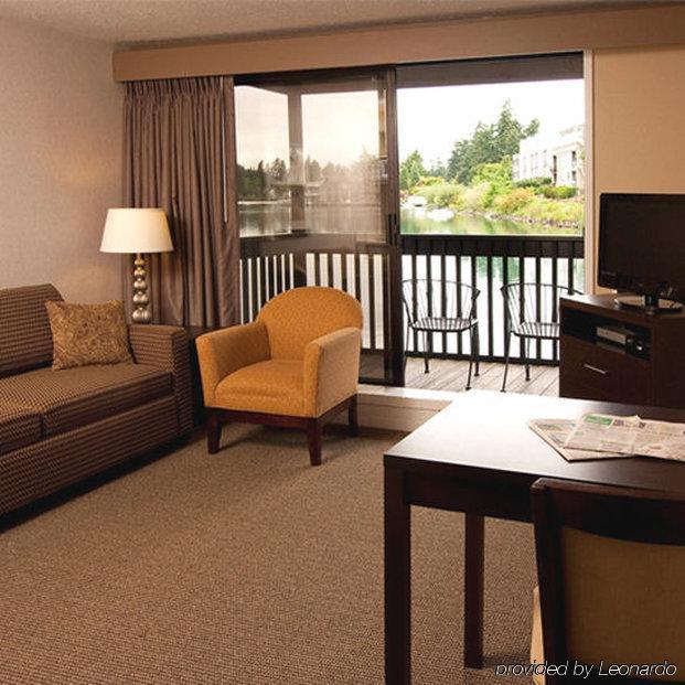 Lakeshore Inn レイク・オスウィーゴ エクステリア 写真