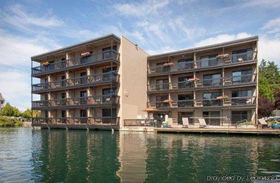 Lakeshore Inn レイク・オスウィーゴ エクステリア 写真