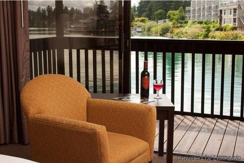 Lakeshore Inn レイク・オスウィーゴ エクステリア 写真